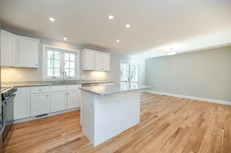 2 Delphi Way Londonderry NH 03053
