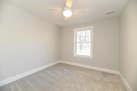 2 Delphi Way Londonderry NH 03053