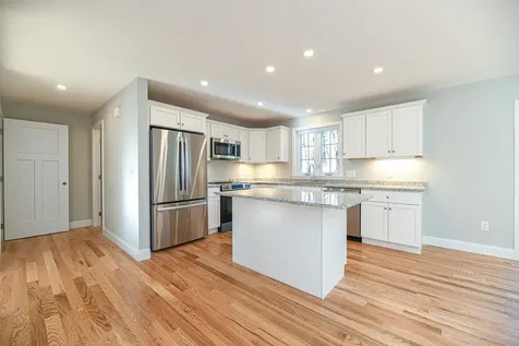 2 Delphi Way Londonderry NH 03053
