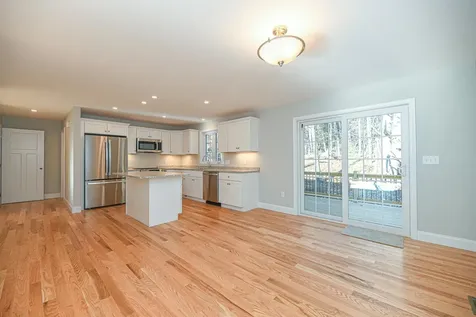 2 Delphi Way Londonderry NH 03053