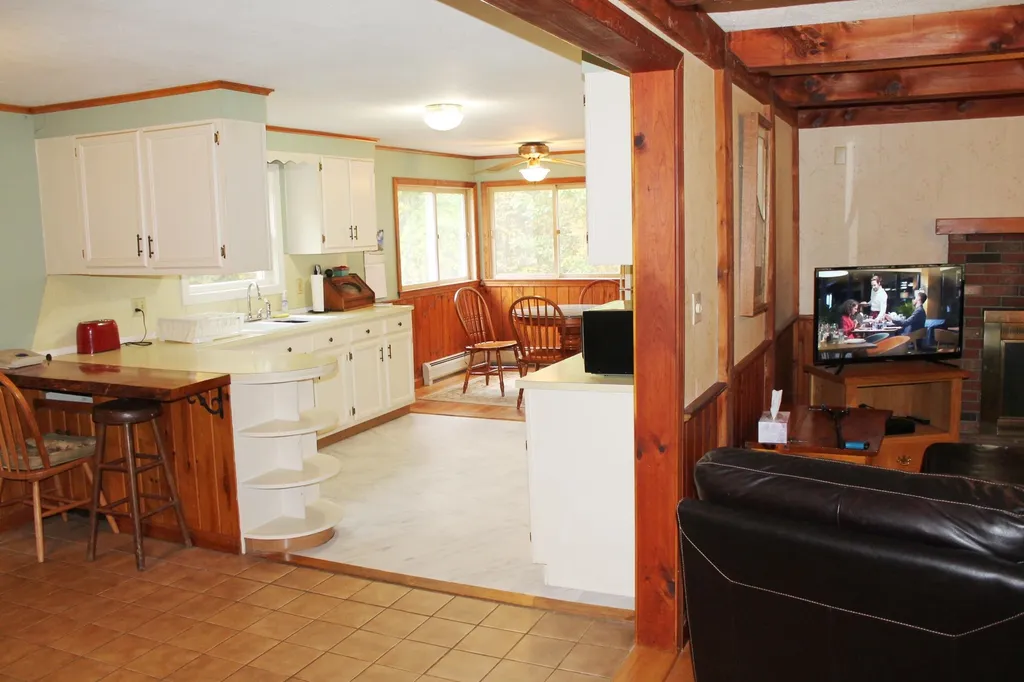 81 Saunders Hill Road New Boston NH 03070
