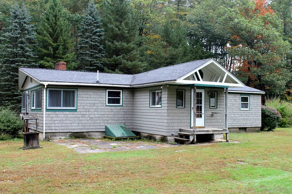 81 Saunders Hill Road New Boston NH 03070