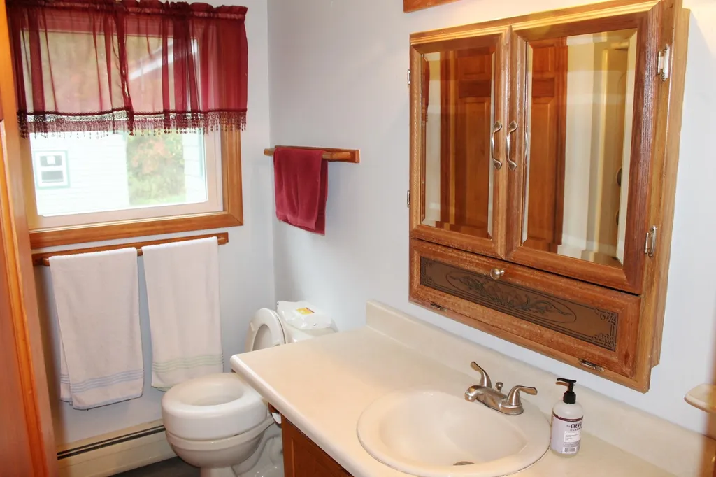 81 Saunders Hill Road New Boston NH 03070