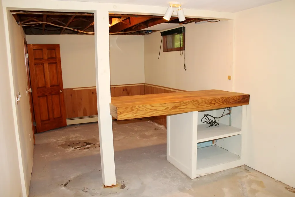 81 Saunders Hill Road New Boston NH 03070