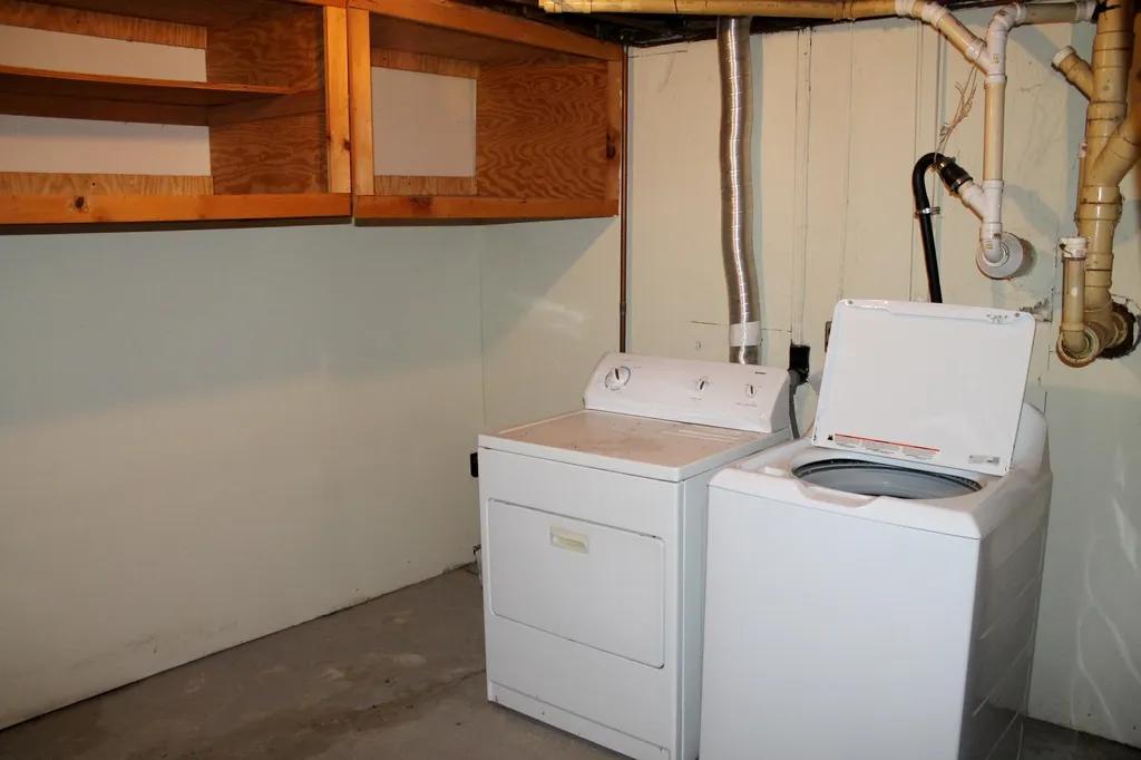 81 Saunders Hill Road New Boston NH 03070