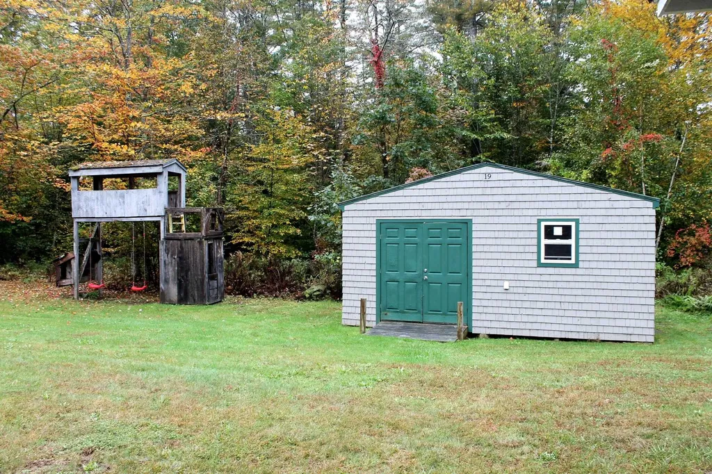 81 Saunders Hill Road New Boston NH 03070
