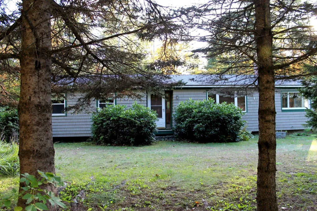 81 Saunders Hill Road New Boston NH 03070