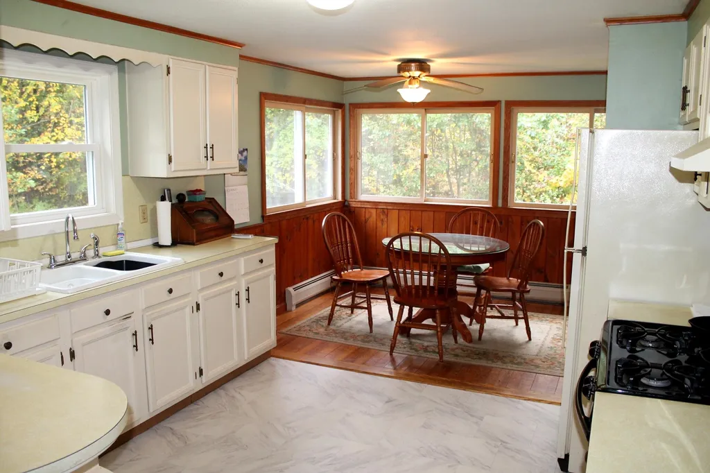 81 Saunders Hill Road New Boston NH 03070