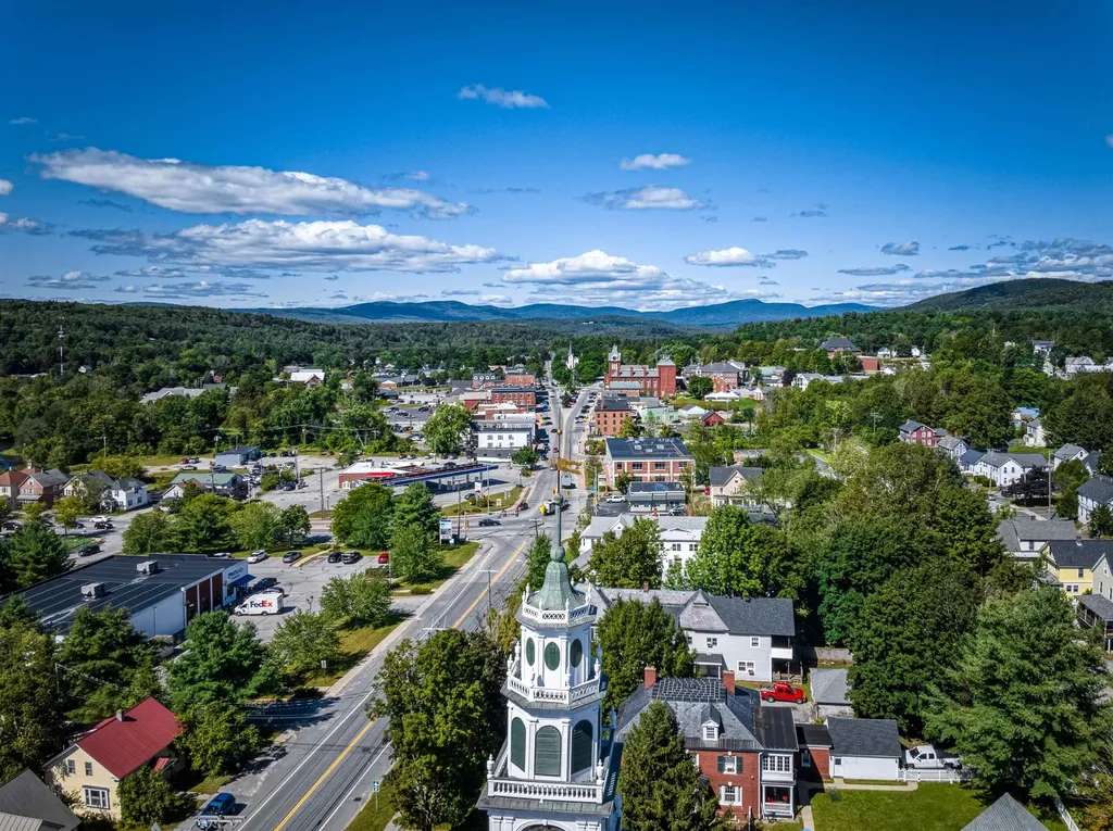 22 West Street Newport, NH