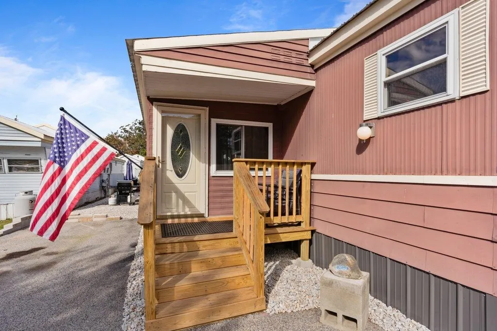 69 Marlette Avenue Hooksett NH 03106