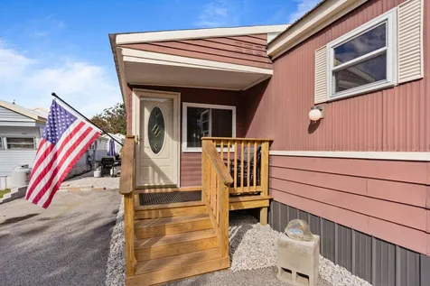 69 Marlette Avenue Hooksett NH 03106
