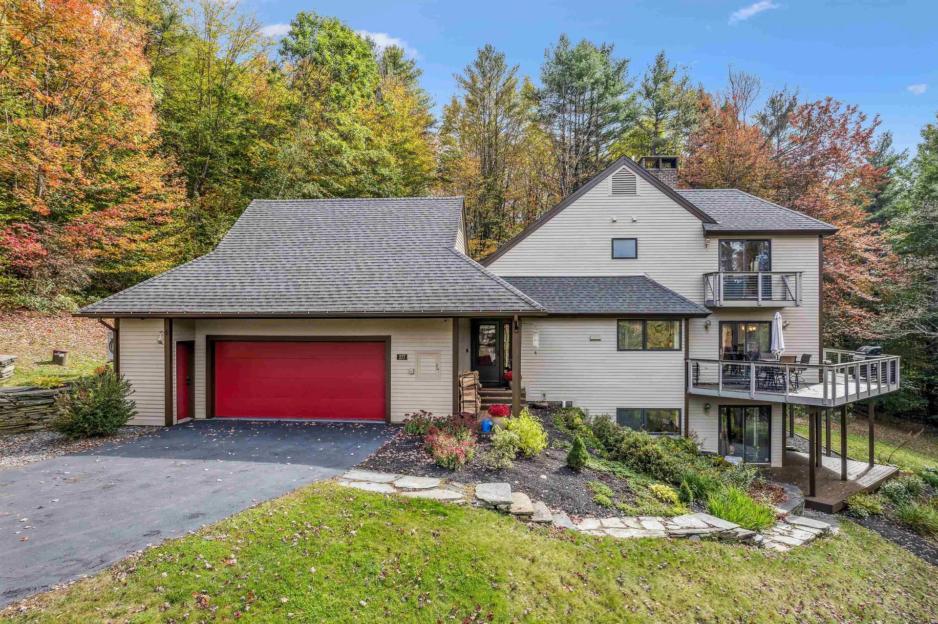 277 Rabbit Run Hartford VT 05001