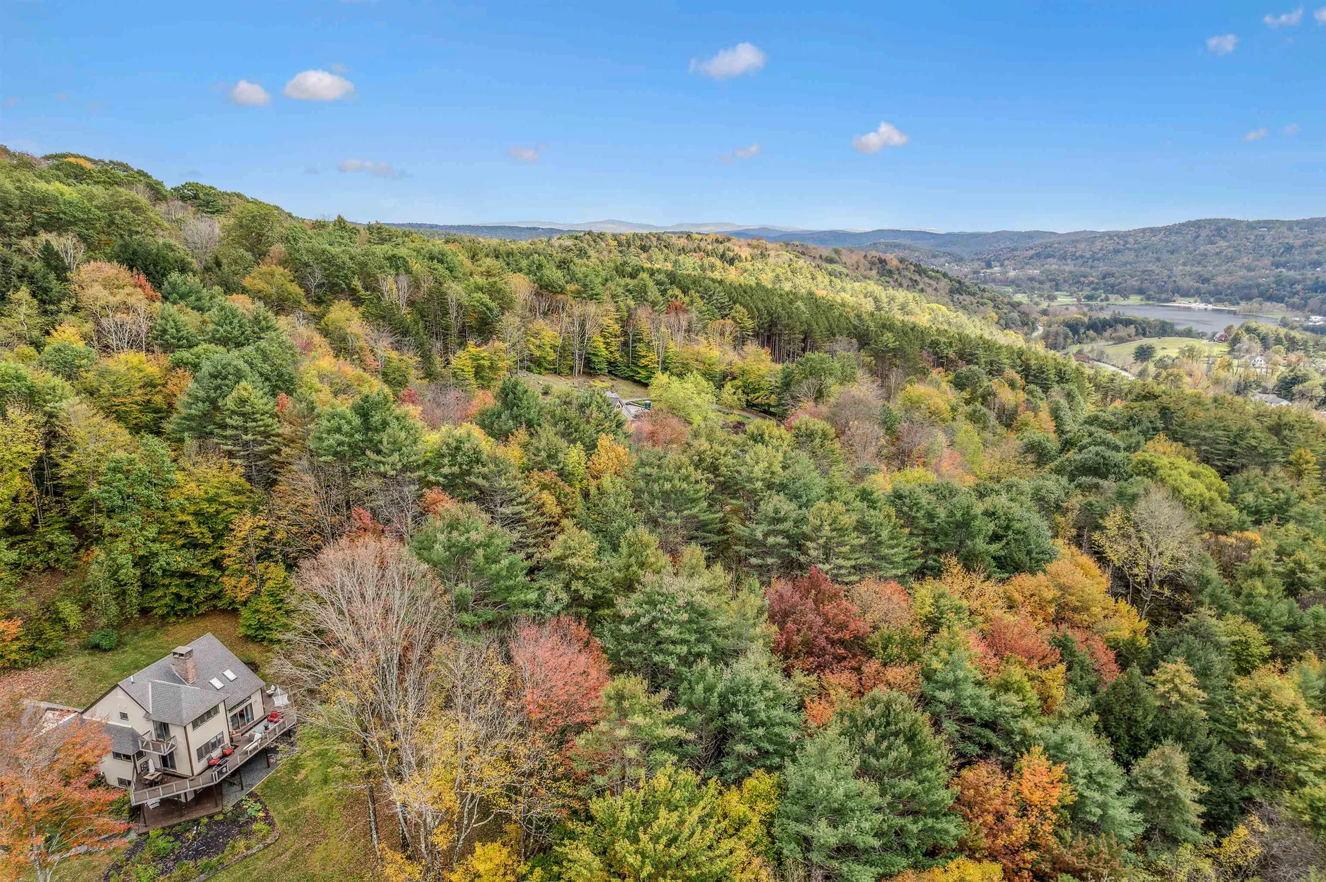 277 Rabbit Run Hartford VT 05001