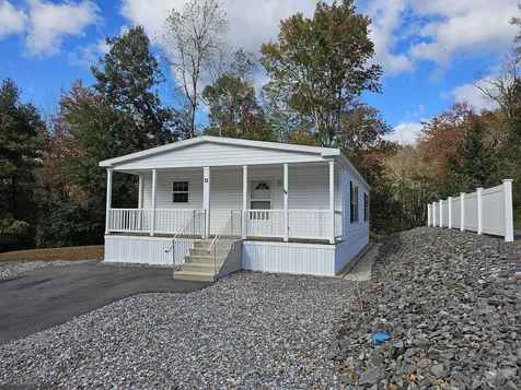 22 Atlas Place Derry NH 03038