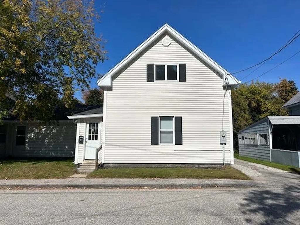 5 Cottage Street Gorham NH 03581