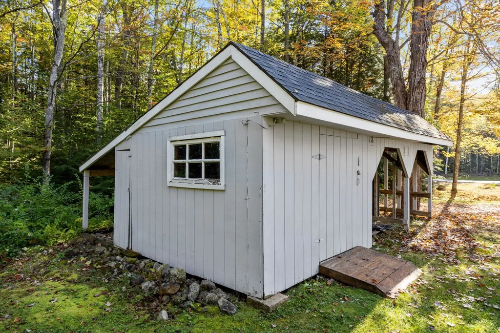 240 Maple Grove Lane Bristol NH 03222