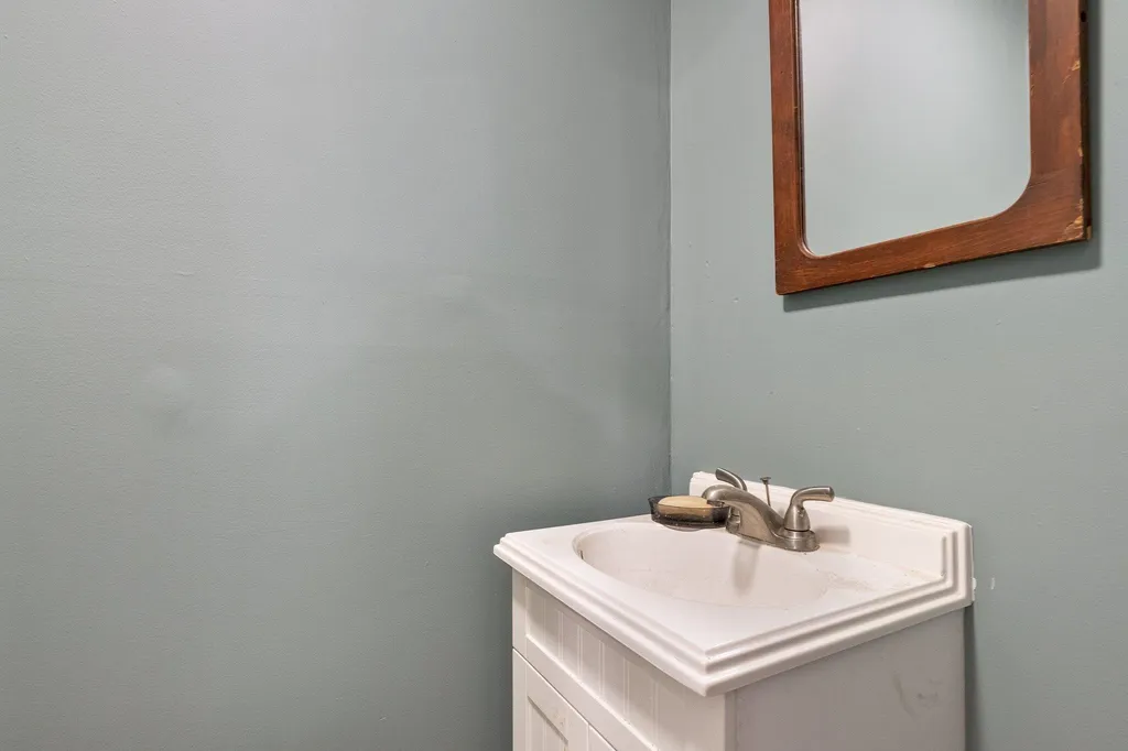 240 Maple Grove Lane Bristol NH 03222