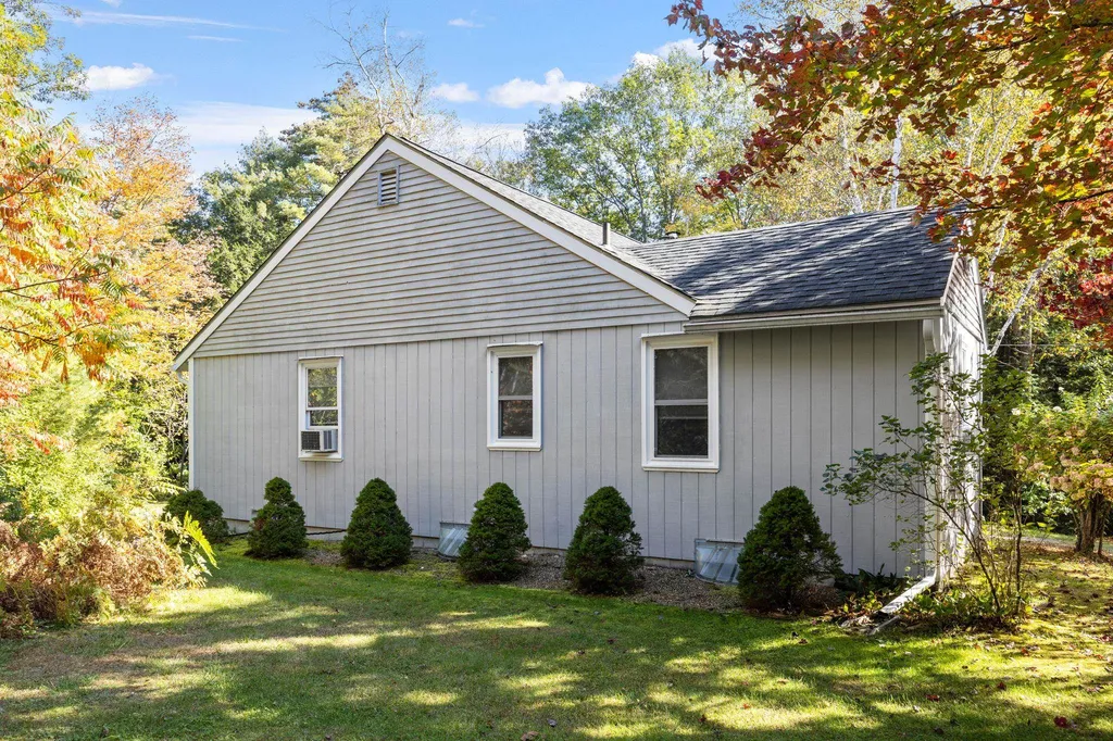 240 Maple Grove Lane Bristol NH 03222