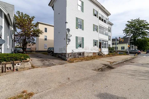 344 Maple Street Manchester NH 03103