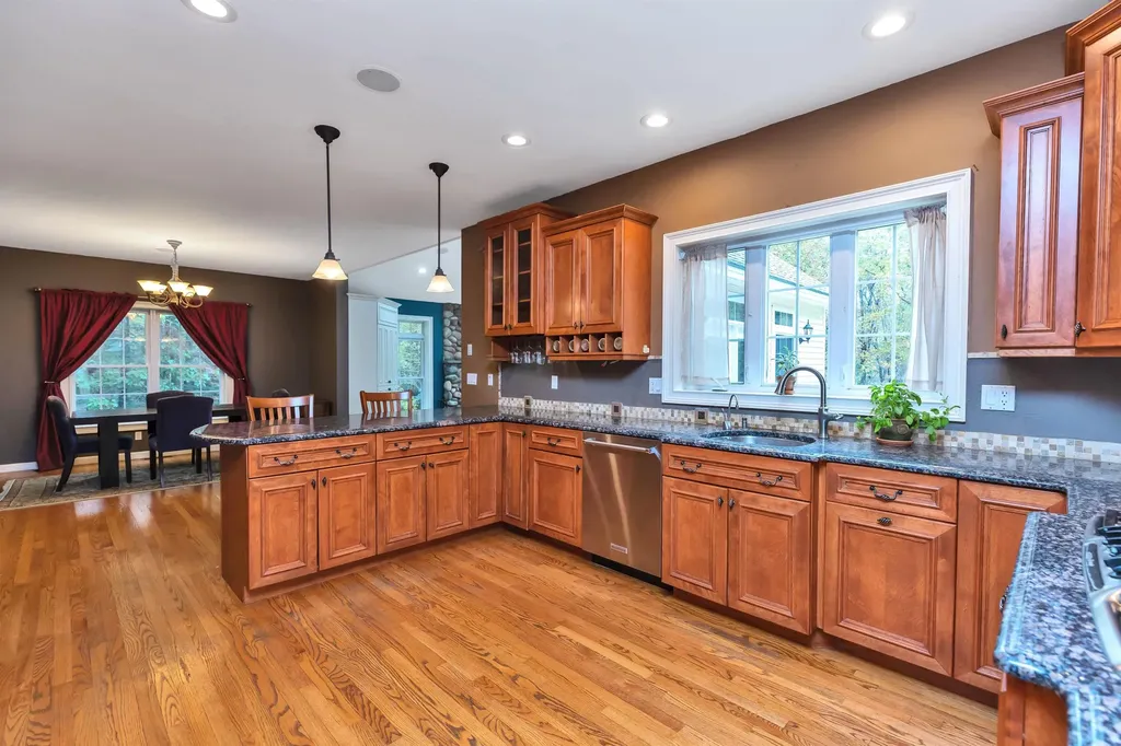 21 Pigeon Hill Road Brookline NH 03033
