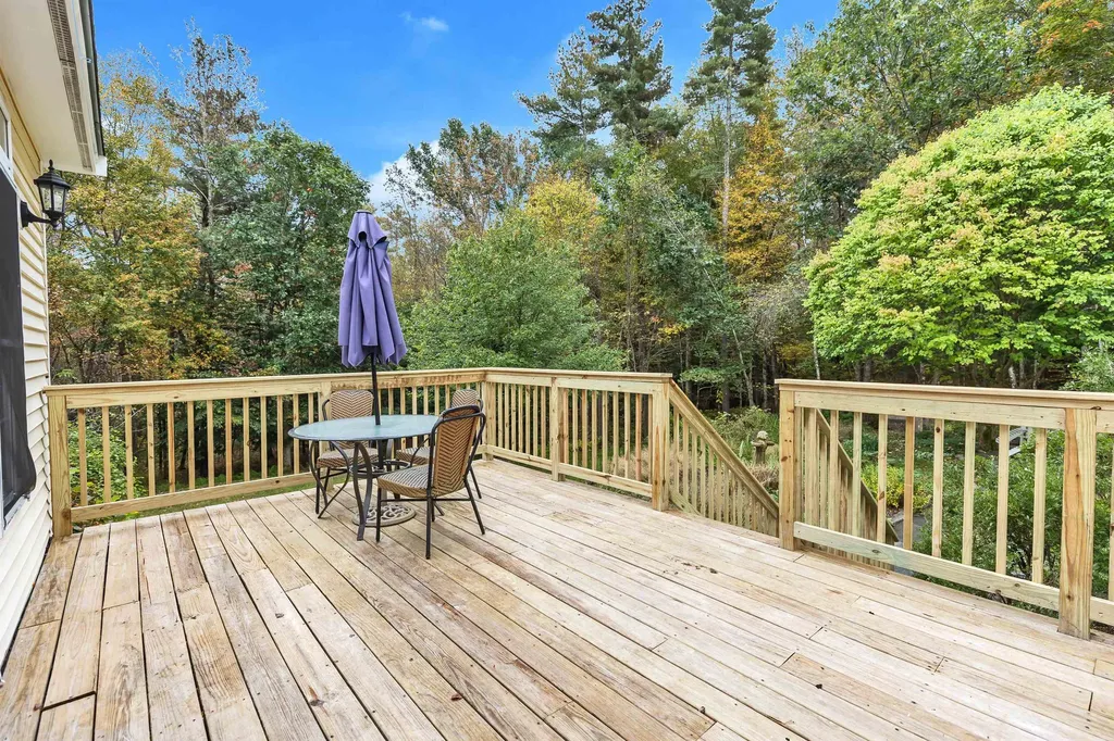 21 Pigeon Hill Road Brookline NH 03033