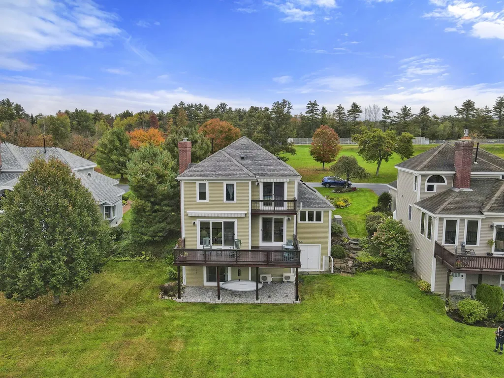 65 Pasquaney Lane Bridgewater NH 03222