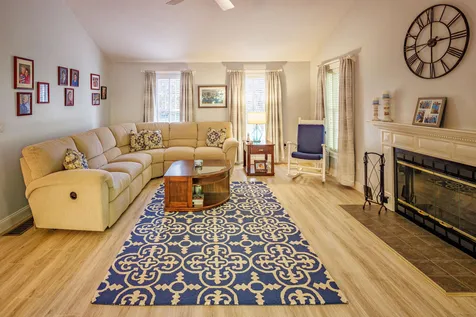 33 Quaker Lane Dover NH 03820