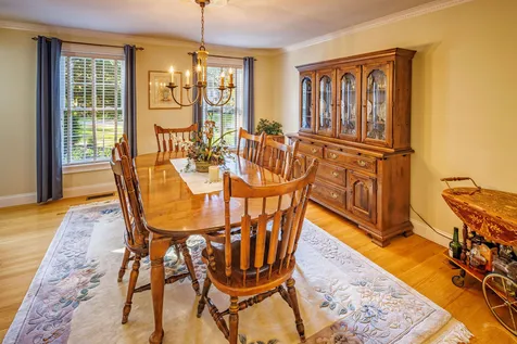 33 Quaker Lane Dover NH 03820