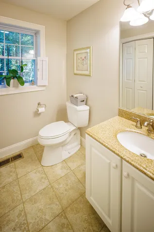 33 Quaker Lane Dover NH 03820