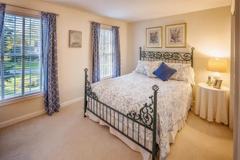 33 Quaker Lane Dover NH 03820