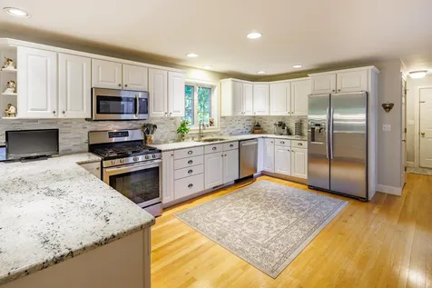 33 Quaker Lane Dover NH 03820