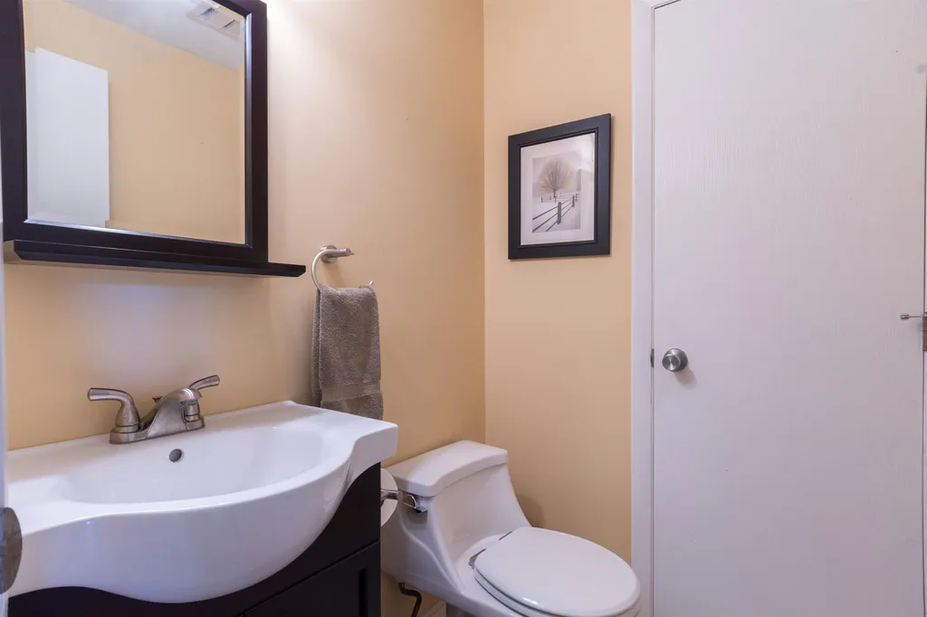 59 Spring Cove Road Nashua NH 03062