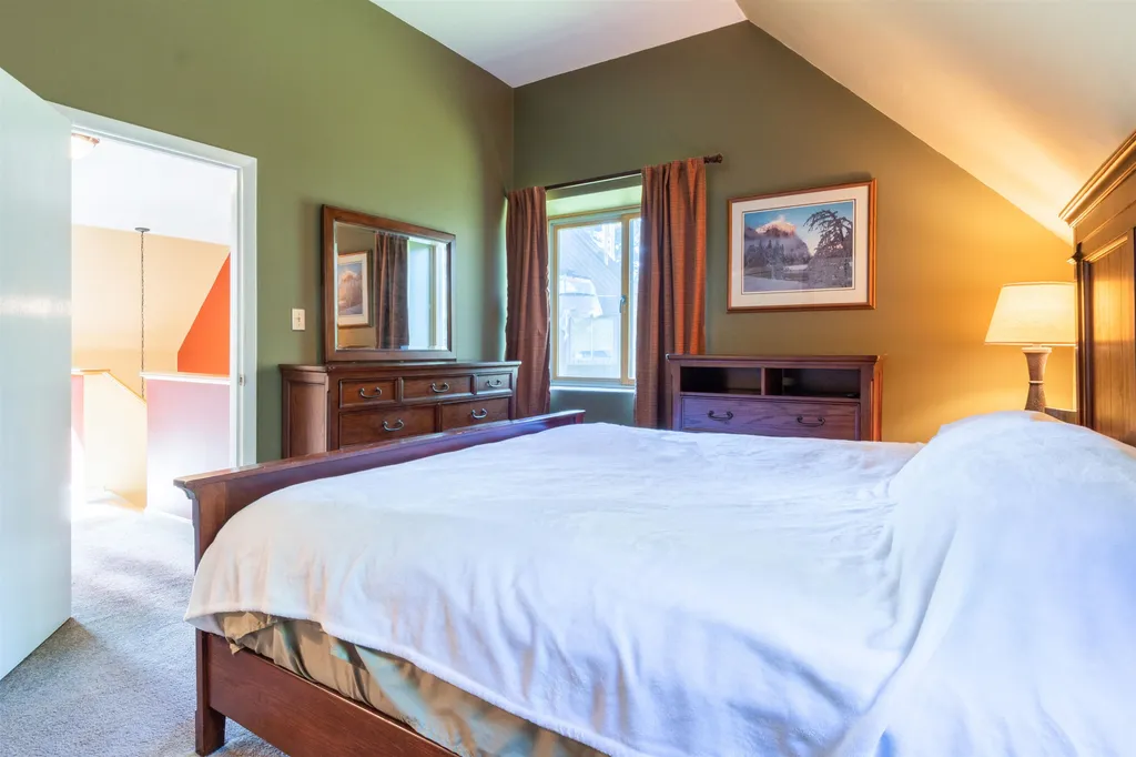 59 Spring Cove Road Nashua NH 03062