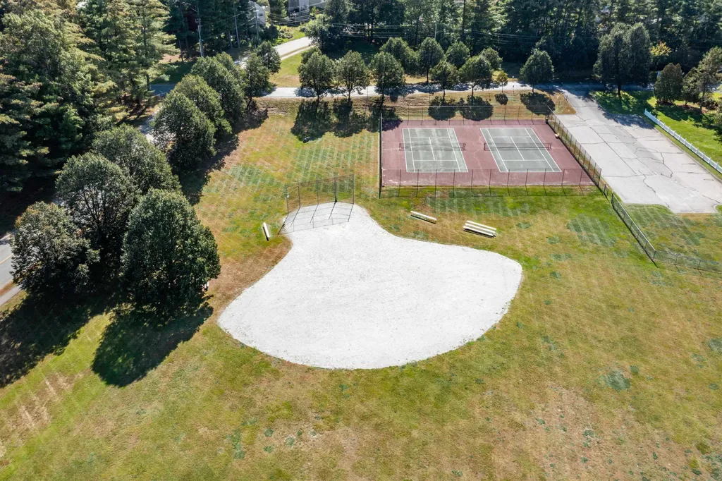 59 Spring Cove Road Nashua NH 03062