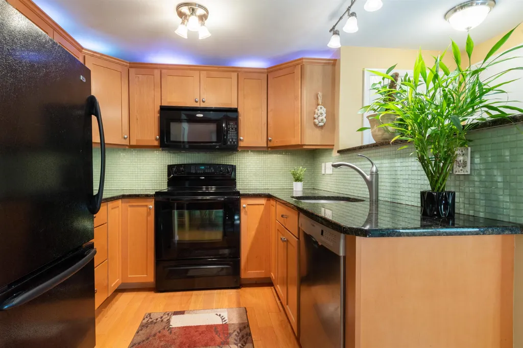 59 Spring Cove Road Nashua NH 03062