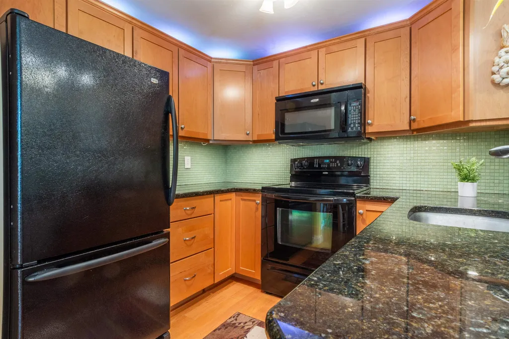 59 Spring Cove Road Nashua NH 03062