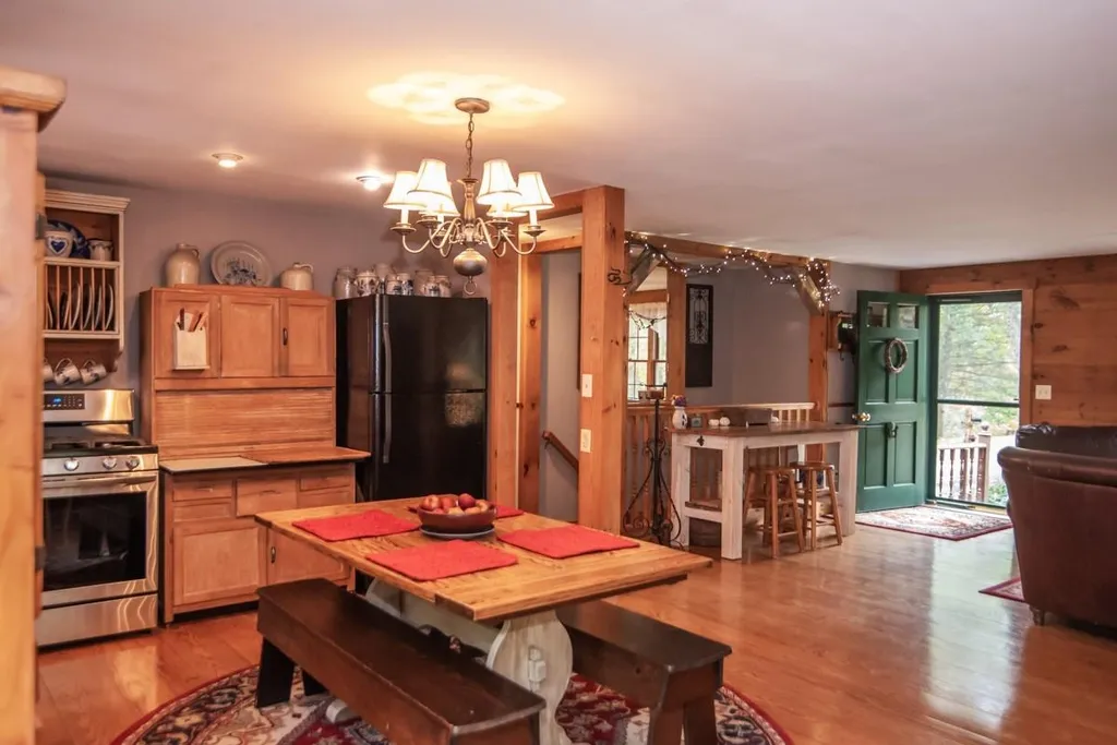 28 Jacob Lane Lee NH 03861