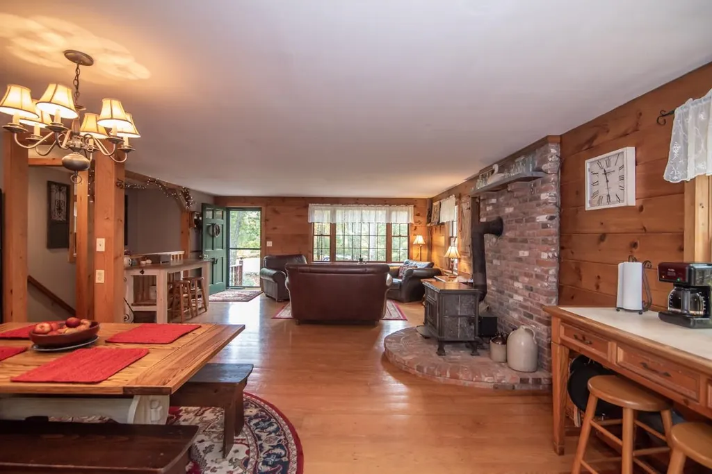 28 Jacob Lane Lee NH 03861