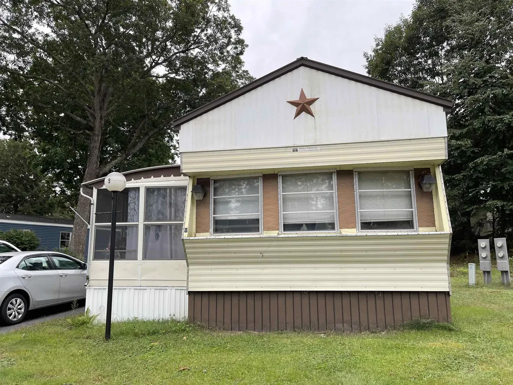 8 South Blueberry Lane Rochester NH 03867