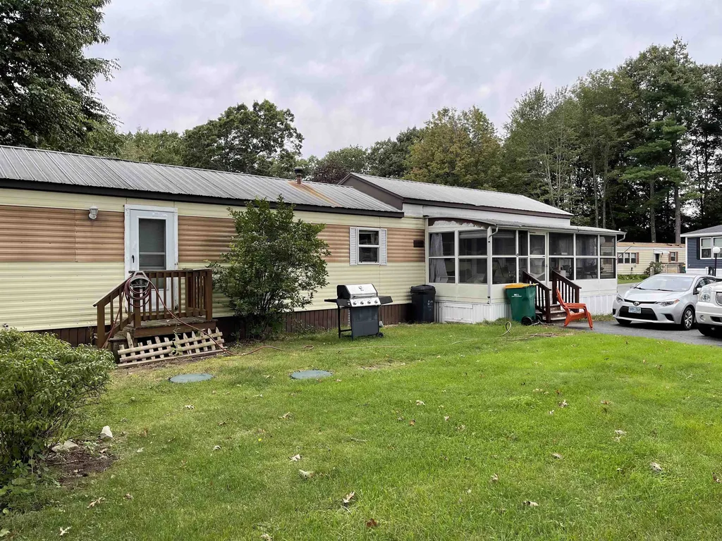 8 South Blueberry Lane Rochester NH 03867