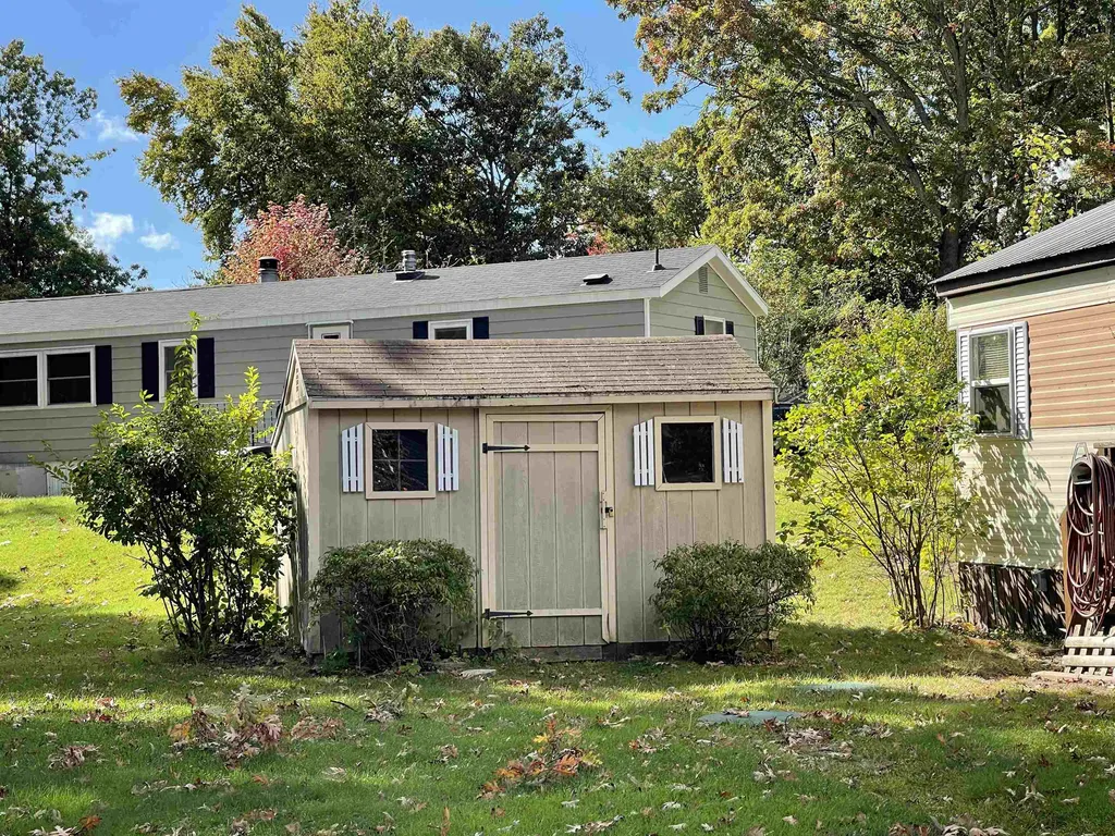 8 South Blueberry Lane Rochester NH 03867