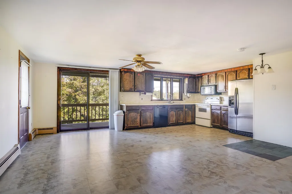81 Burns Road Pelham NH 03076