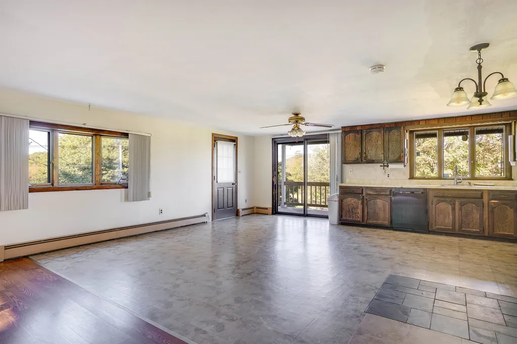 81 Burns Road Pelham NH 03076