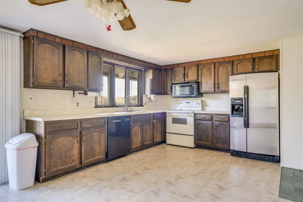 81 Burns Road Pelham NH 03076