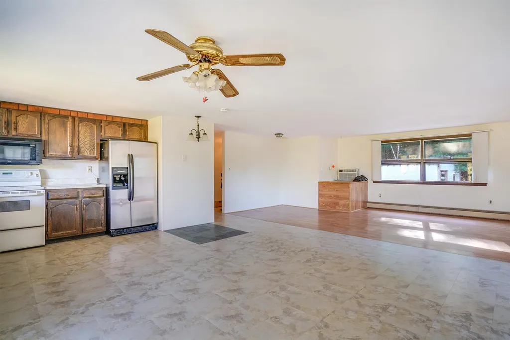 81 Burns Road Pelham NH 03076