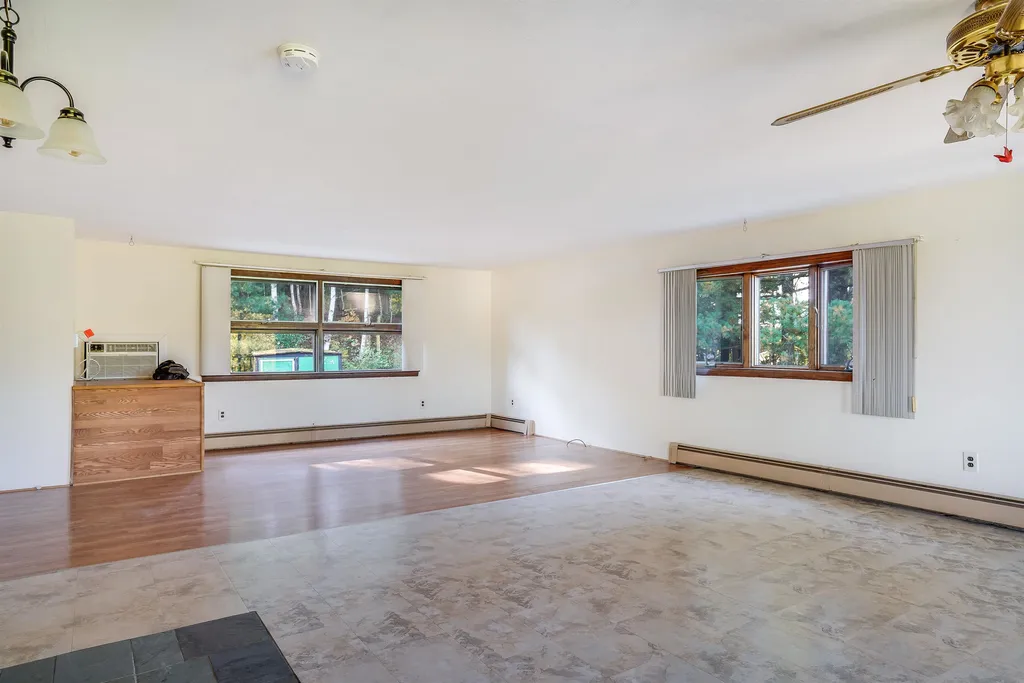 81 Burns Road Pelham NH 03076