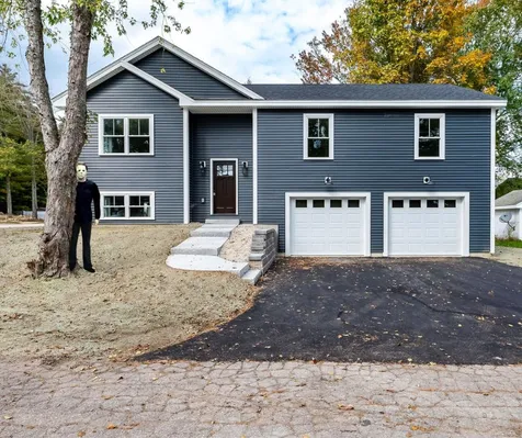 9 Lawn Avenue Rochester NH 03867