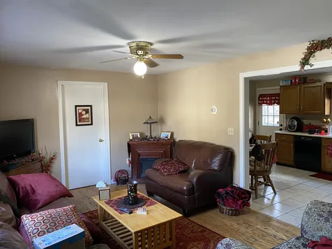 128 Mcneil Street Manchester NH 03102