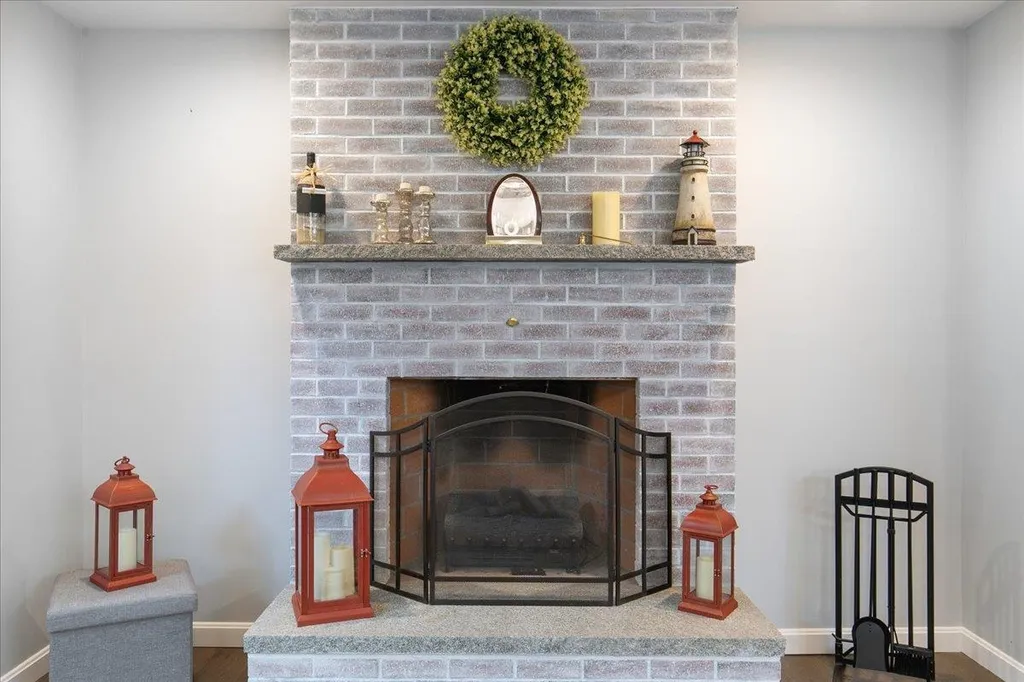 9 Glendale Road North Hampton NH 03862
