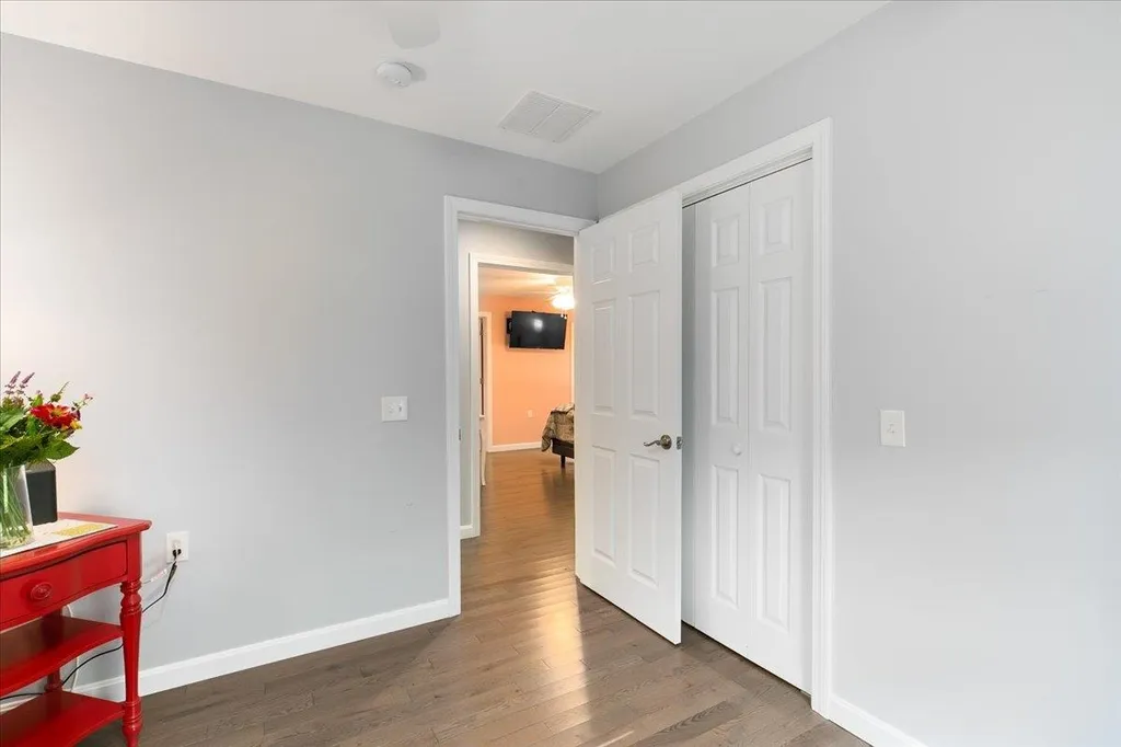 9 Glendale Road North Hampton NH 03862